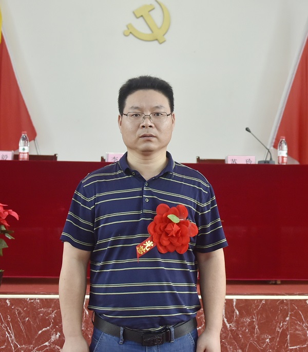 二支部谢健民.JPG 二支部谢健民.JPG