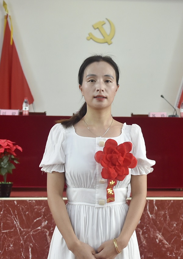 护理肖秀.JPG 护理肖秀.JPG