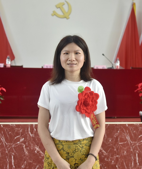 护理贺九芳.JPG 护理贺九芳.JPG